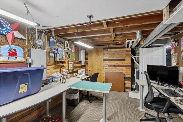 2600 E 40th Street, Des Moines, IA 50317