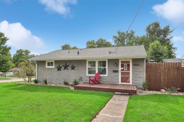 2600 E 40th Street, Des Moines, IA 50317