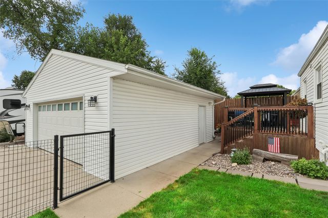 2600 E 40th Street, Des Moines, IA 50317
