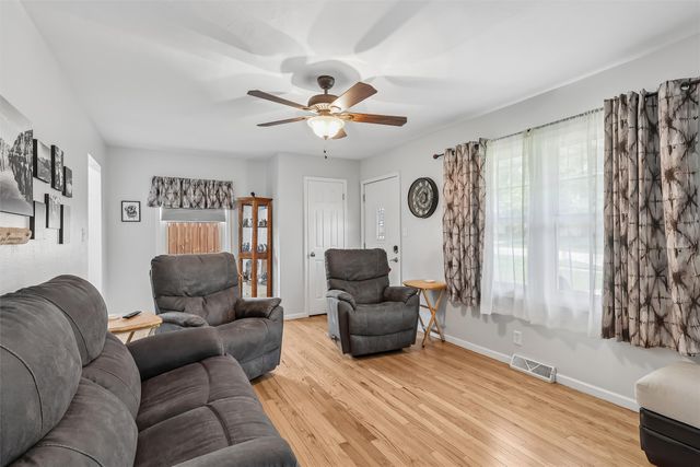 2600 E 40th Street, Des Moines, IA 50317