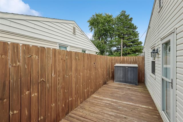 2600 E 40th Street, Des Moines, IA 50317
