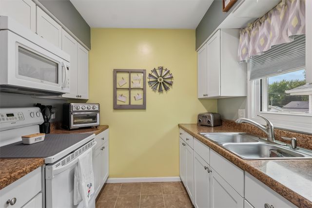 2600 E 40th Street, Des Moines, IA 50317