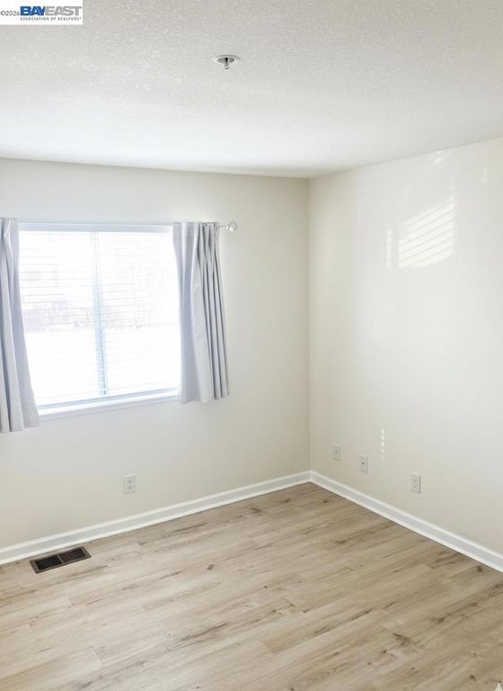 Image 13 of property listing at 25129 25129 copa del oro 147, Hayward, CA 94545