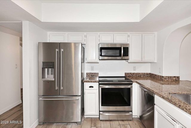 1037 E ACOMA Drive, Phoenix, AZ 85022