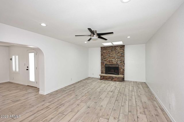 1037 E ACOMA Drive, Phoenix, AZ 85022