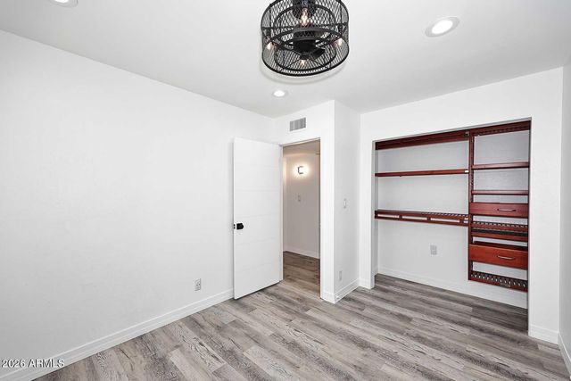 1037 E ACOMA Drive, Phoenix, AZ 85022