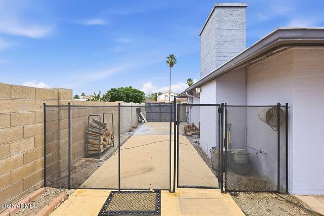 1037 E ACOMA Drive, Phoenix, AZ 85022