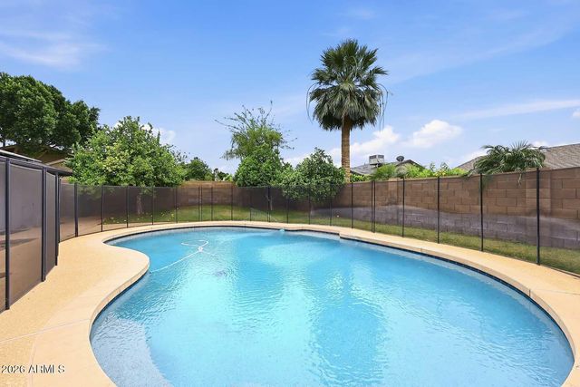 1037 E ACOMA Drive, Phoenix, AZ 85022