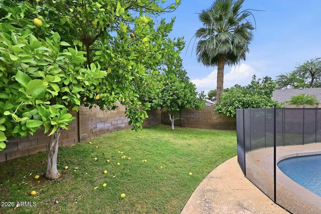 1037 E ACOMA Drive, Phoenix, AZ 85022
