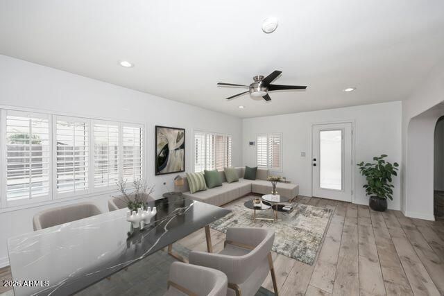 1037 E ACOMA Drive, Phoenix, AZ 85022