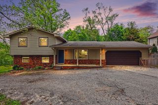 8770 Pettysville Road, Hamburg Twp, MI 48169