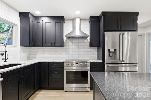 284 Indian Cave Park Road, Hendersonville, NC 28739