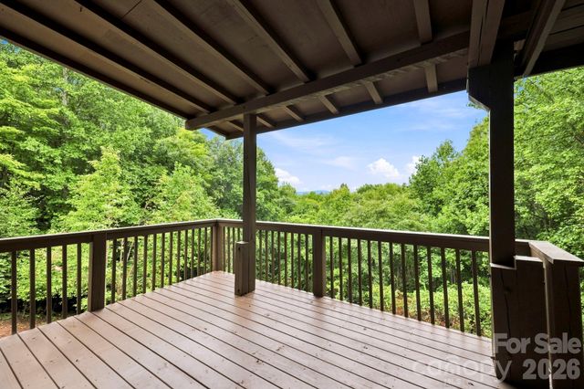 284 Indian Cave Park Road, Hendersonville, NC 28739