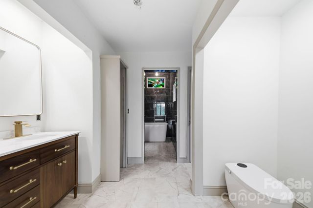 284 Indian Cave Park Road, Hendersonville, NC 28739