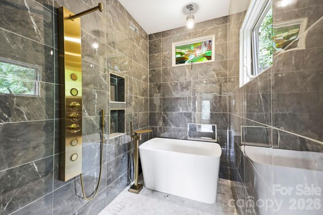 284 Indian Cave Park Road, Hendersonville, NC 28739