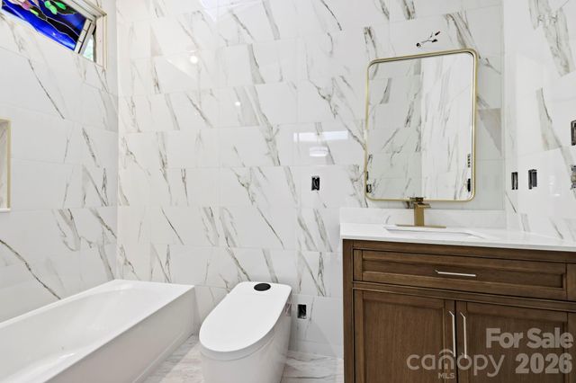 284 Indian Cave Park Road, Hendersonville, NC 28739