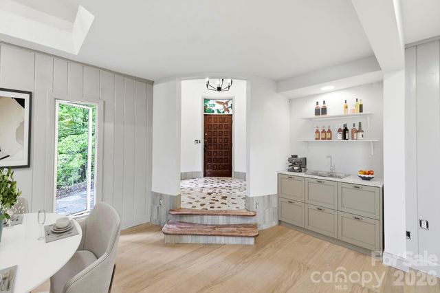 284 Indian Cave Park Road, Hendersonville, NC 28739