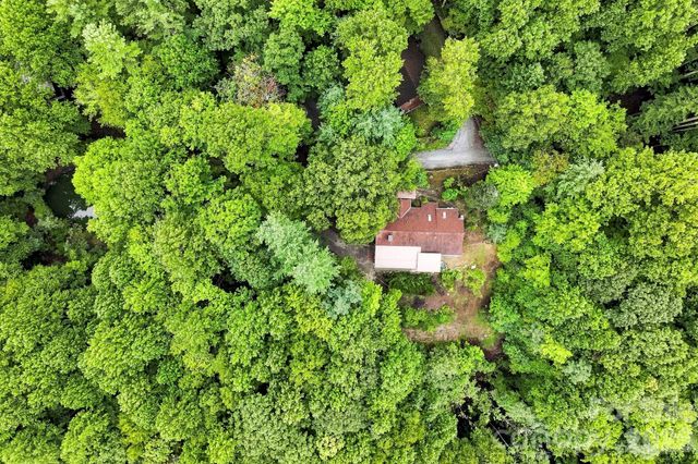 284 Indian Cave Park Road, Hendersonville, NC 28739
