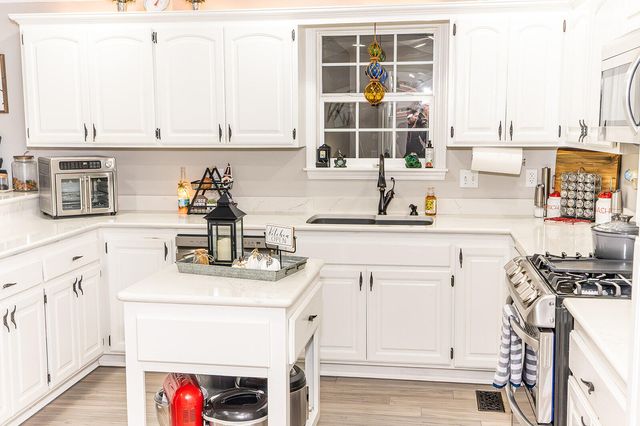 25345 County Road 246, Hermitage, MO 65668