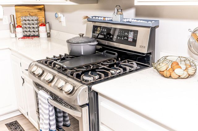 25345 County Road 246, Hermitage, MO 65668