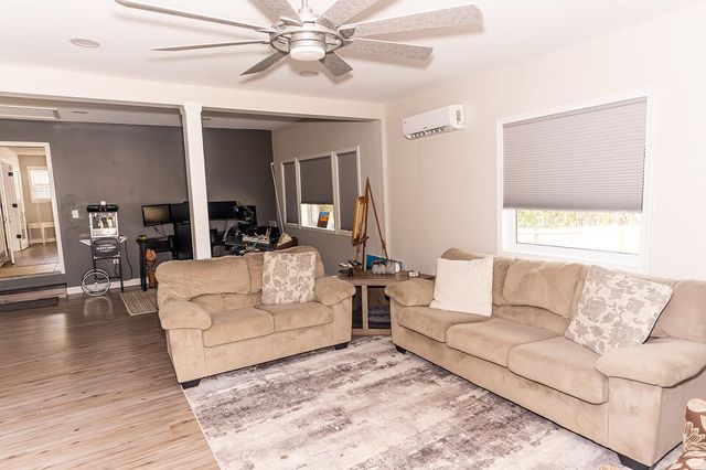 25345 County Road 246, Hermitage, MO 65668