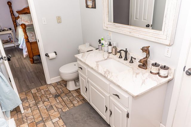 25345 County Road 246, Hermitage, MO 65668