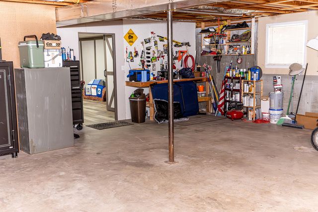 25345 County Road 246, Hermitage, MO 65668