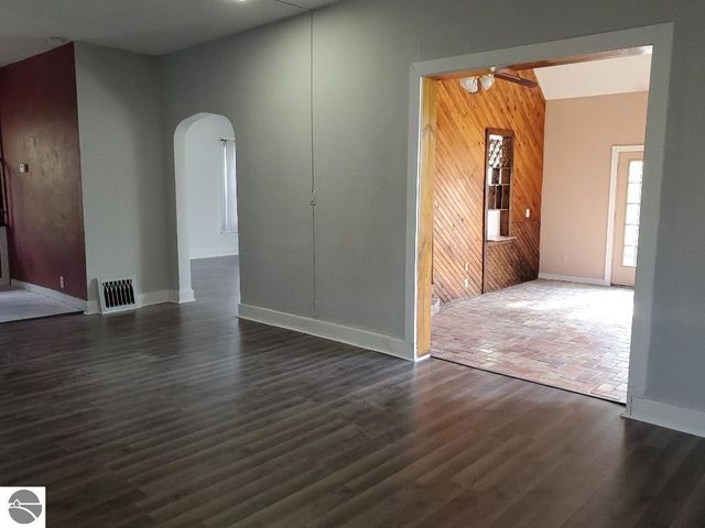 429 S Arnold, Mt Pleasant, MI 48858