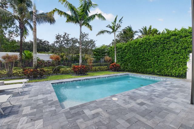 9012 Dulcetto Court, Boca Raton, FL 33496