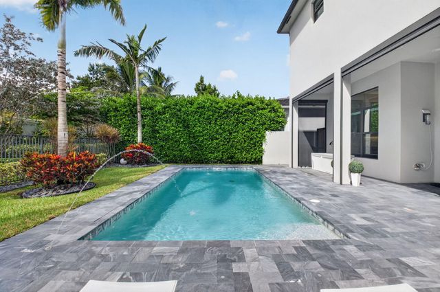 9012 Dulcetto Court, Boca Raton, FL 33496