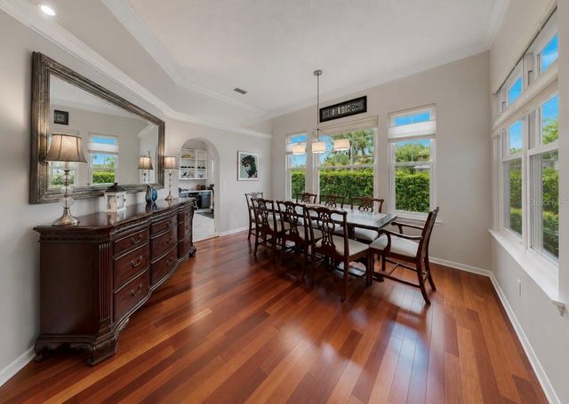 5204 GREEN FOREST COURT, Tampa, FL 33647