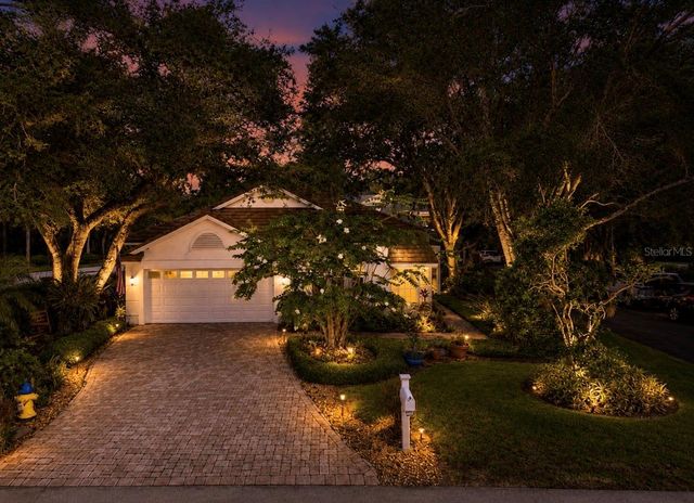 5204 GREEN FOREST COURT, Tampa, FL 33647