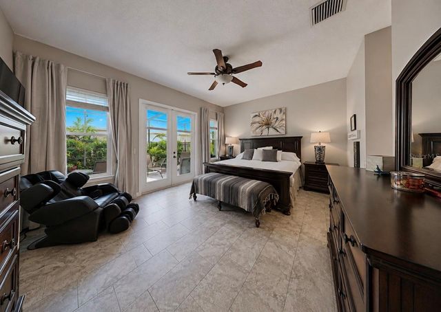 5204 GREEN FOREST COURT, Tampa, FL 33647