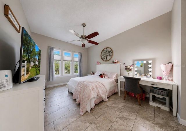 5204 GREEN FOREST COURT, Tampa, FL 33647