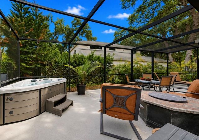 5204 GREEN FOREST COURT, Tampa, FL 33647
