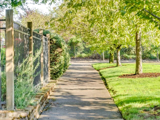 2400 H St, Vancouver, WA 98663