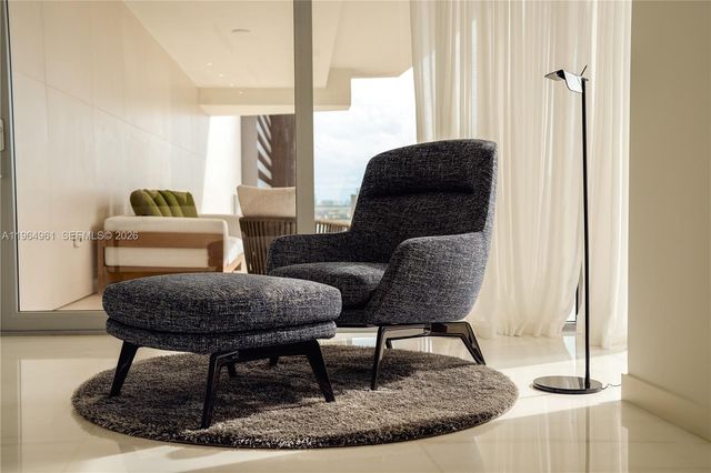 300 Biscayne Blvd Way 704, Miami, FL 33131