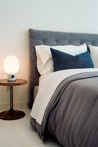 300 Biscayne Blvd Way 704, Miami, FL 33131