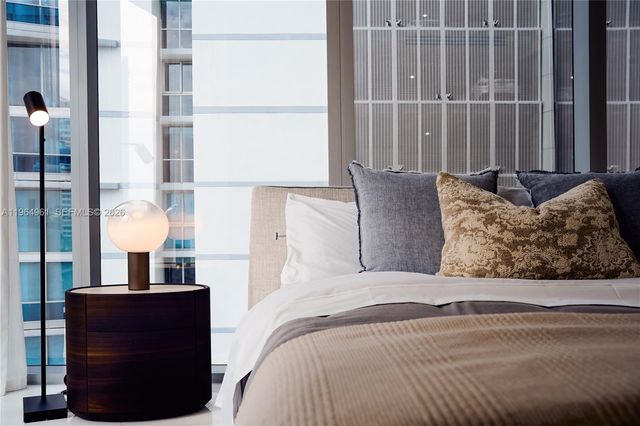 300 Biscayne Blvd Way 704, Miami, FL 33131