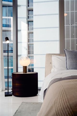 300 Biscayne Blvd Way 704, Miami, FL 33131