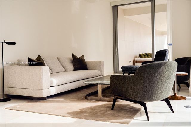 300 Biscayne Blvd Way 704, Miami, FL 33131