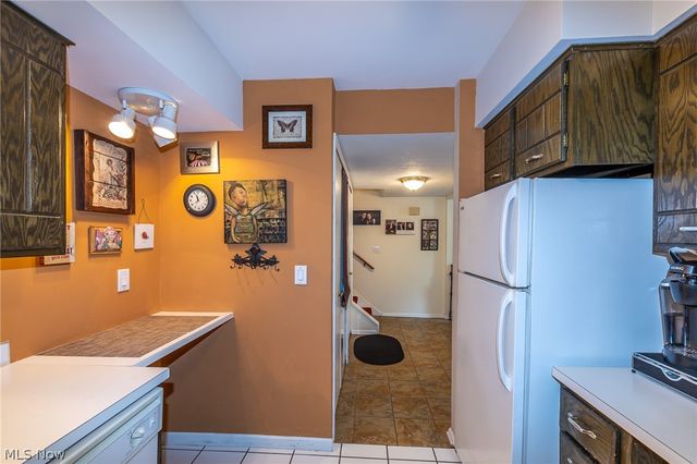 6919 W Fitzwater Road 17, Brecksville, OH 44141