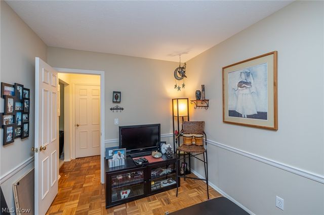 6919 W Fitzwater Road 17, Brecksville, OH 44141