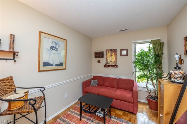 6919 W Fitzwater Road 17, Brecksville, OH 44141