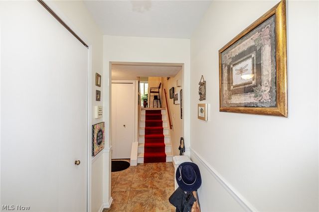 6919 W Fitzwater Road 17, Brecksville, OH 44141
