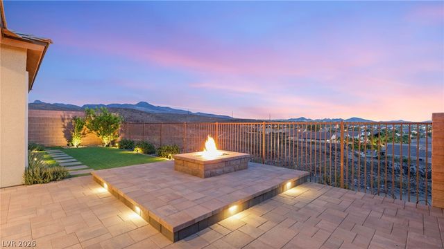 2069 Alto Vista Drive, Henderson, NV 89052