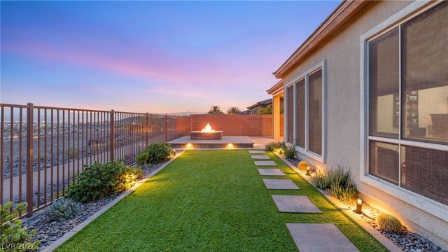 2069 Alto Vista Drive, Henderson, NV 89052