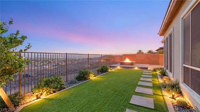 2069 Alto Vista Drive, Henderson, NV 89052