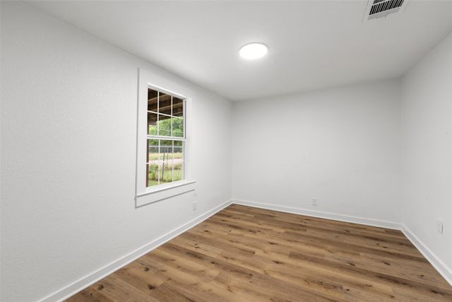 407 Johnson Street, Mcgregor, TX 76657
