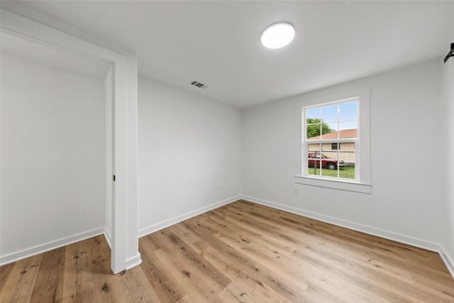 407 Johnson Street, Mcgregor, TX 76657